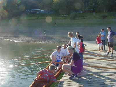 Bild05_Boot drei am Steg